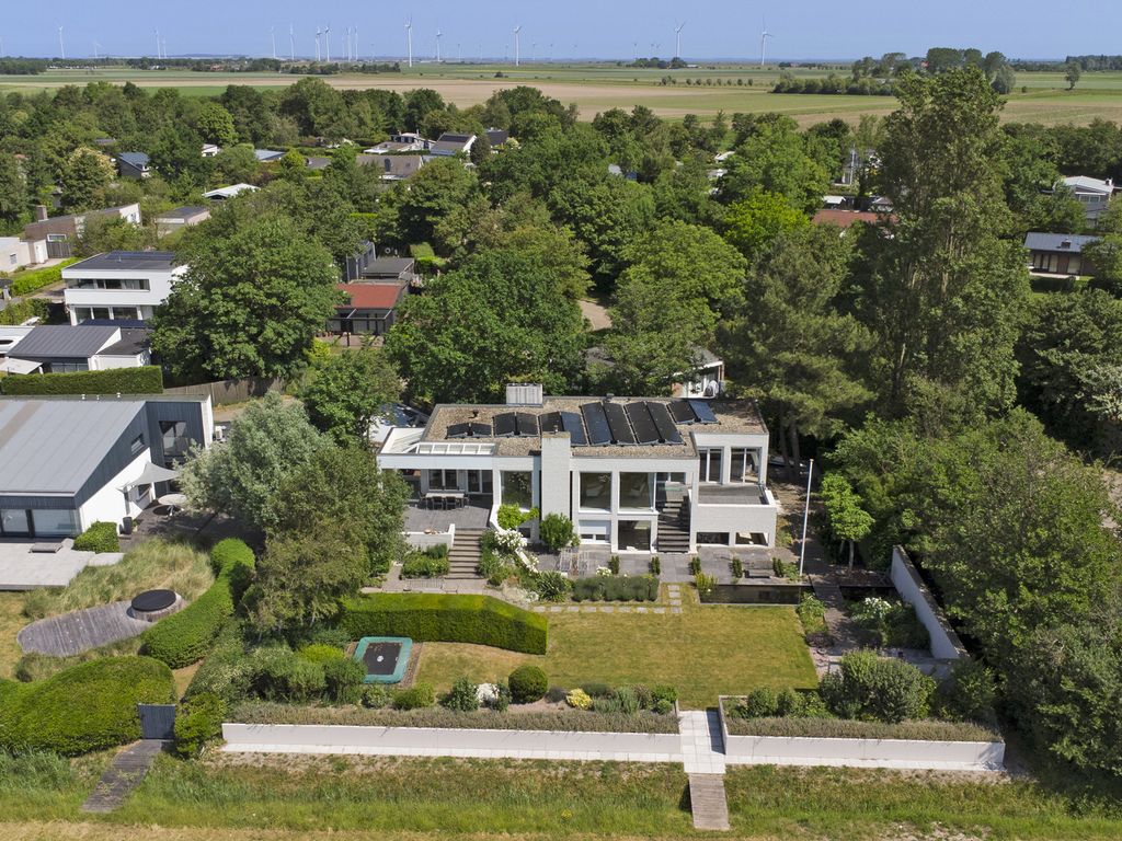 Dennenlaan 24, KAMPERLAND