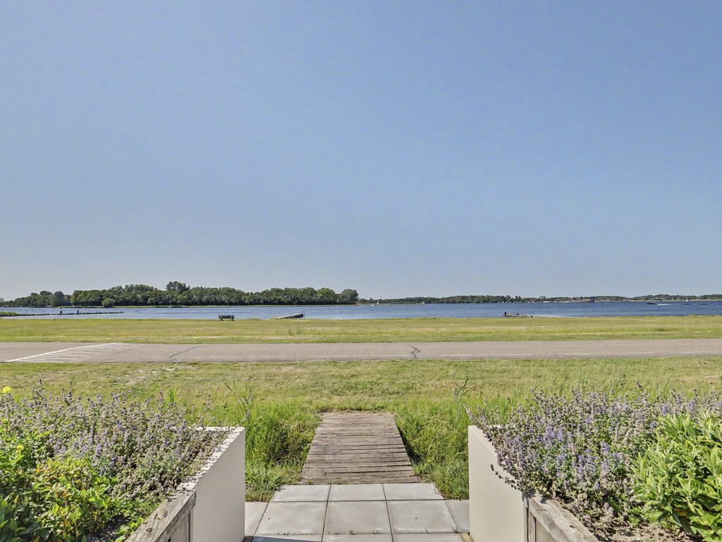 Dennenlaan 24. , KAMPERLAND
