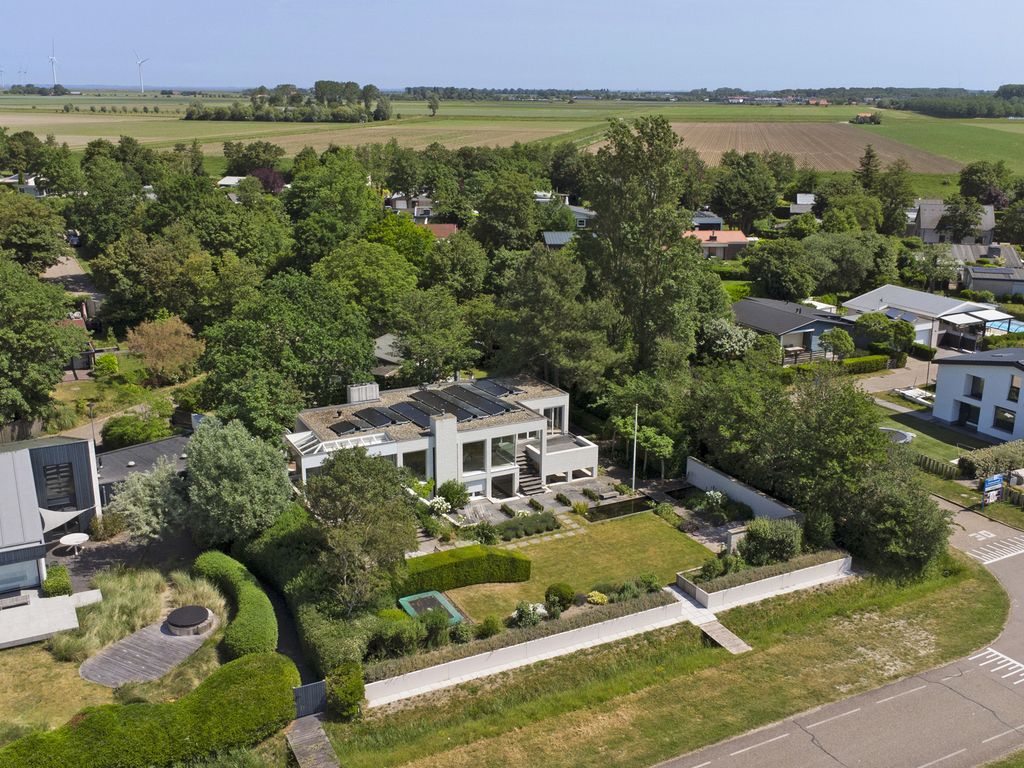 Dennenlaan 24. , KAMPERLAND