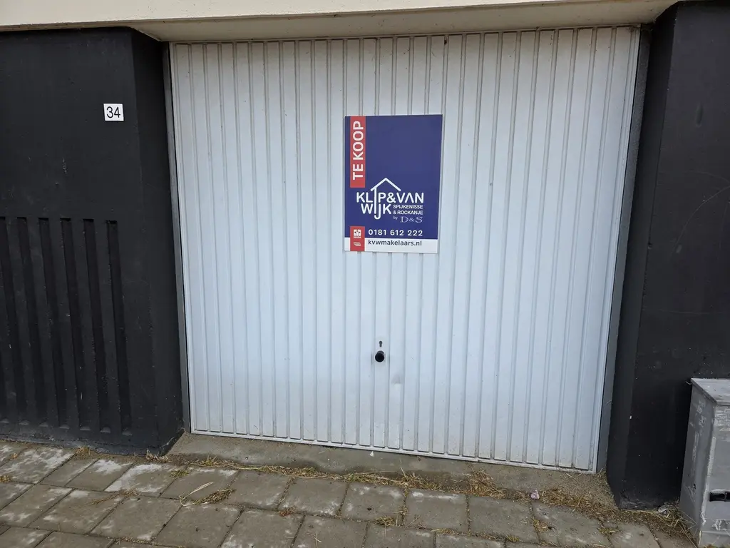 Uranusstraat 34 , SPIJKENISSE