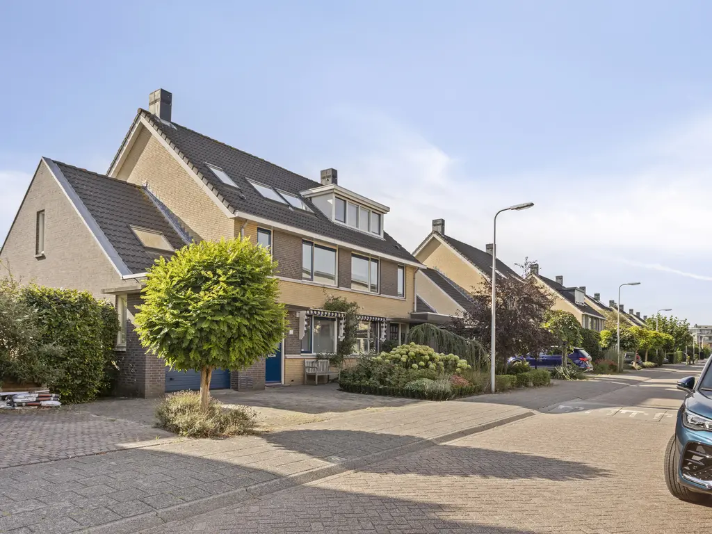 Paganinistraat 28, CAPELLE AAN DEN IJSSEL