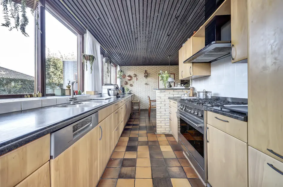 Notaris L P vd Blinkln 11a