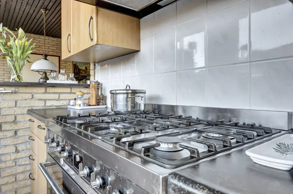 Notaris L P vd Blinkln 11a