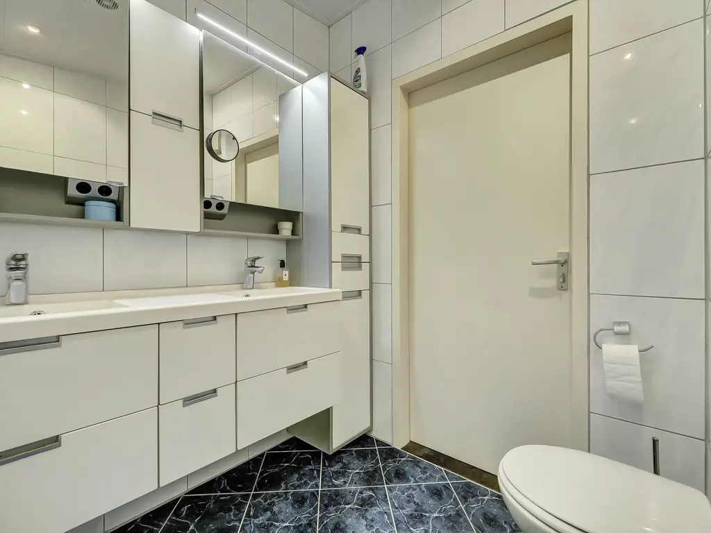 Notaris L P vd Blinkln 11a, BRIELLE