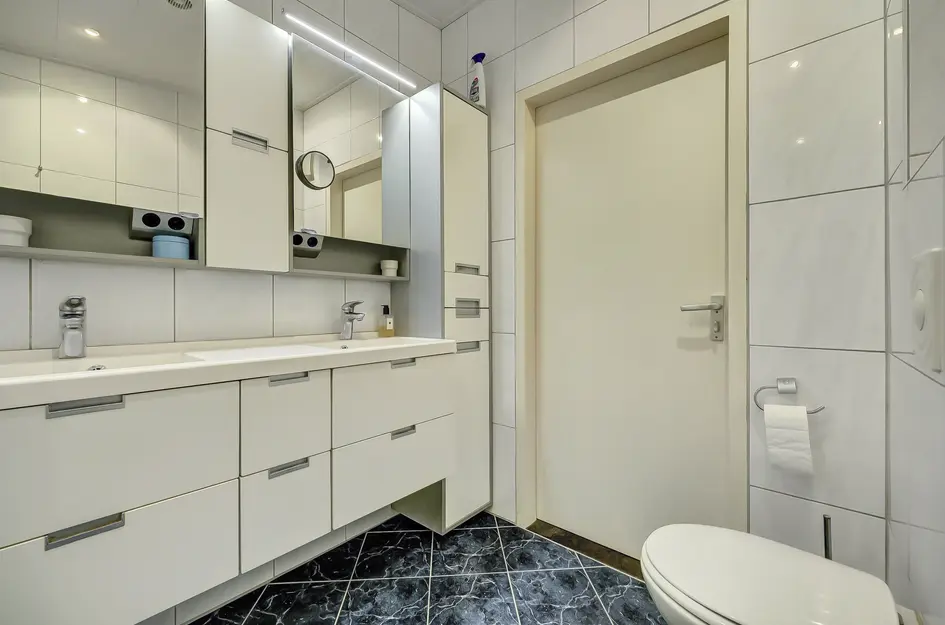 Notaris L P vd Blinkln 11a