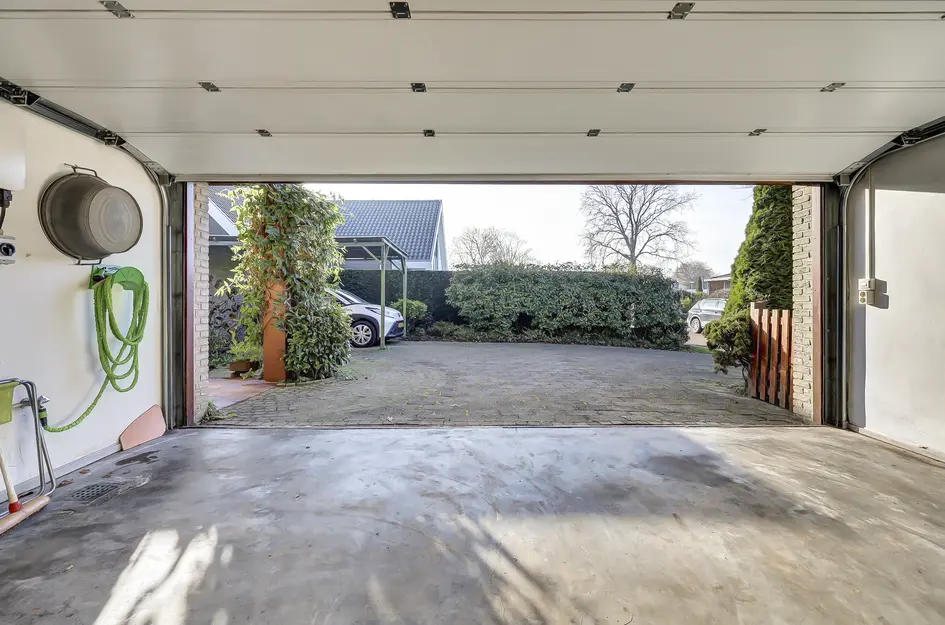 Notaris L P vd Blinkln 11a