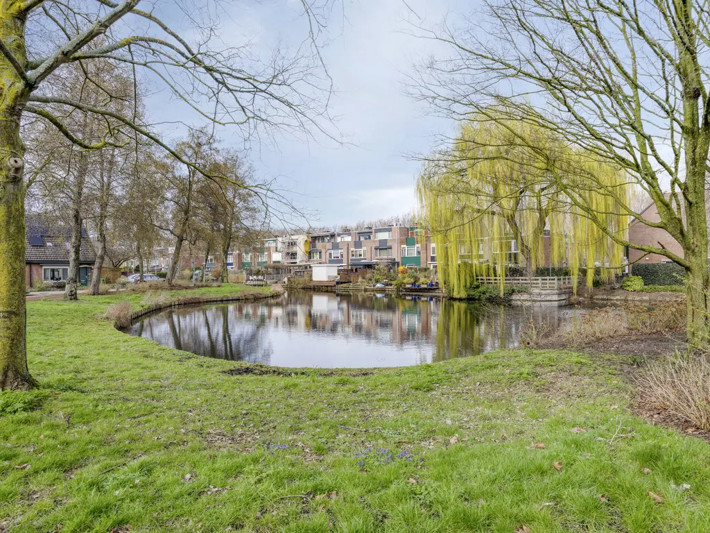 Karmozijnbes 18, ROTTERDAM