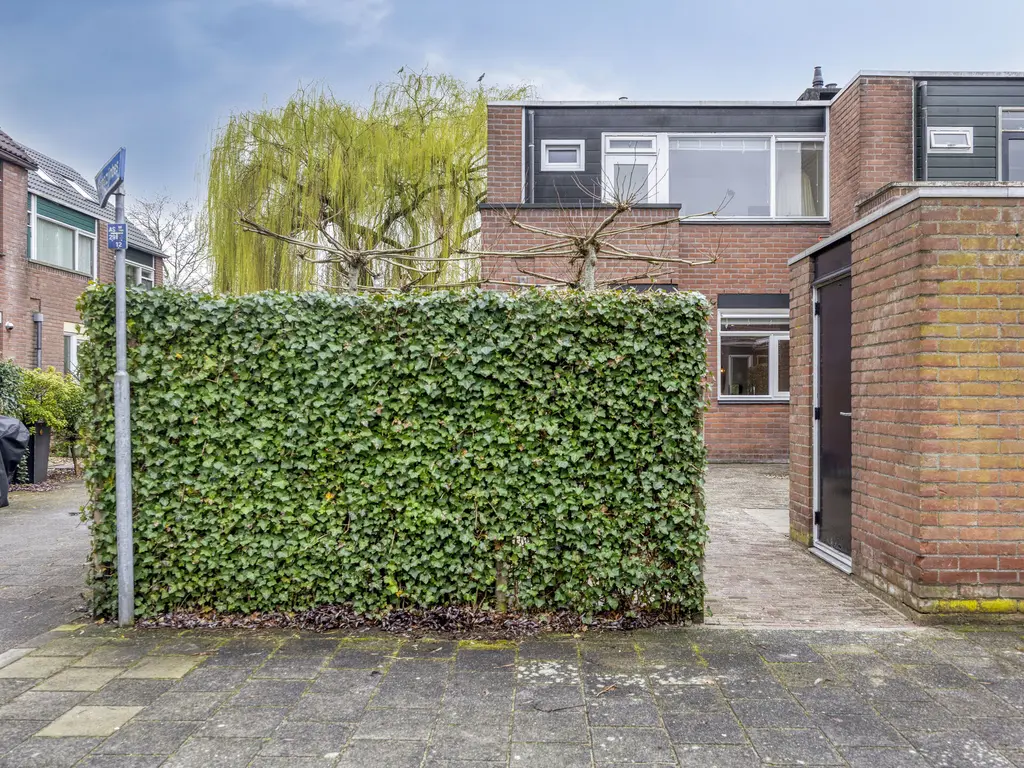 Karmozijnbes 18, ROTTERDAM