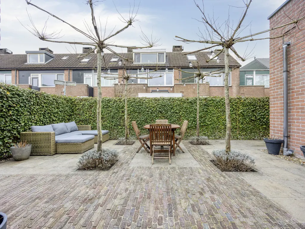 Karmozijnbes 18, ROTTERDAM