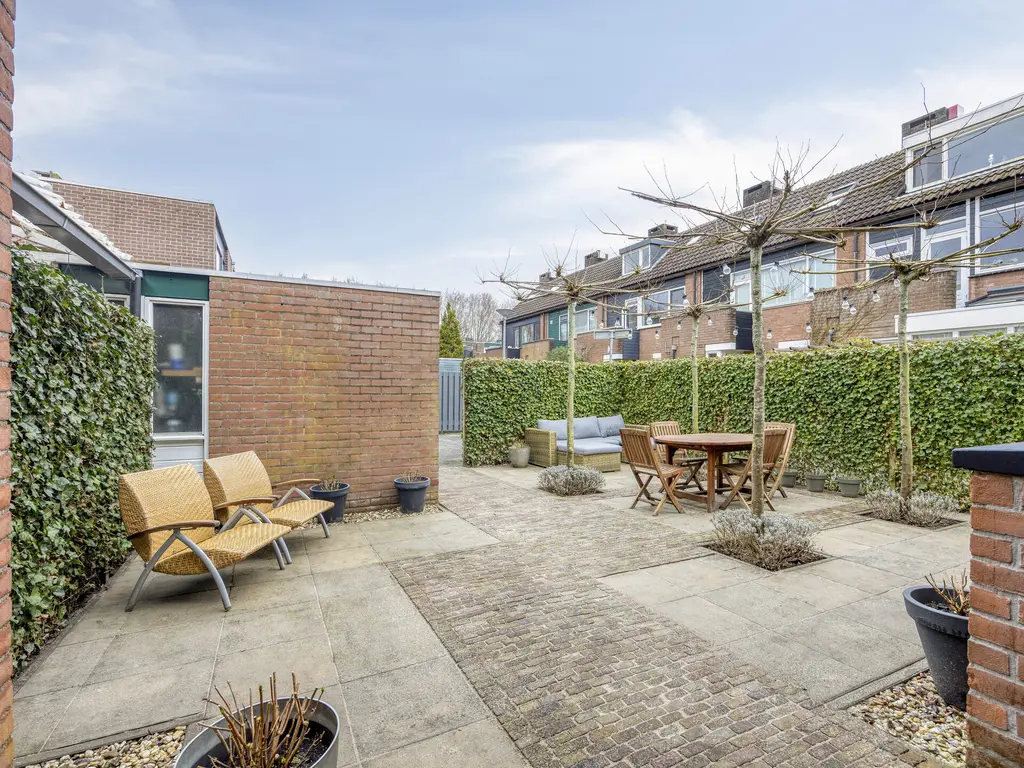 Karmozijnbes 18, ROTTERDAM