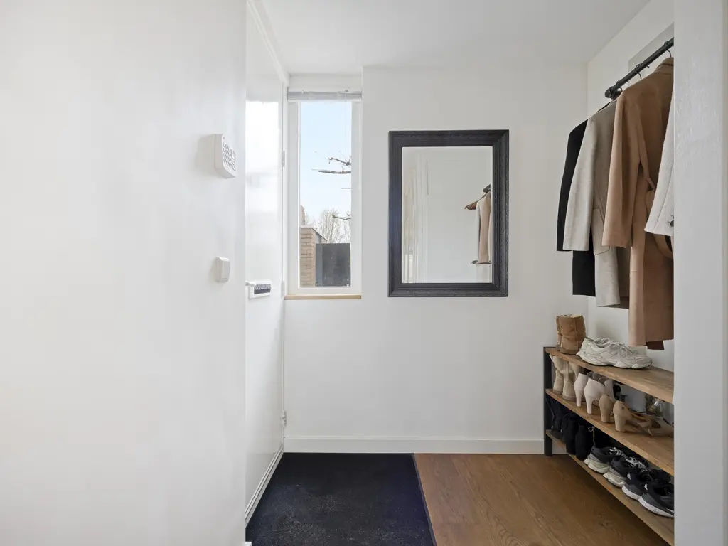 Karmozijnbes 18, ROTTERDAM