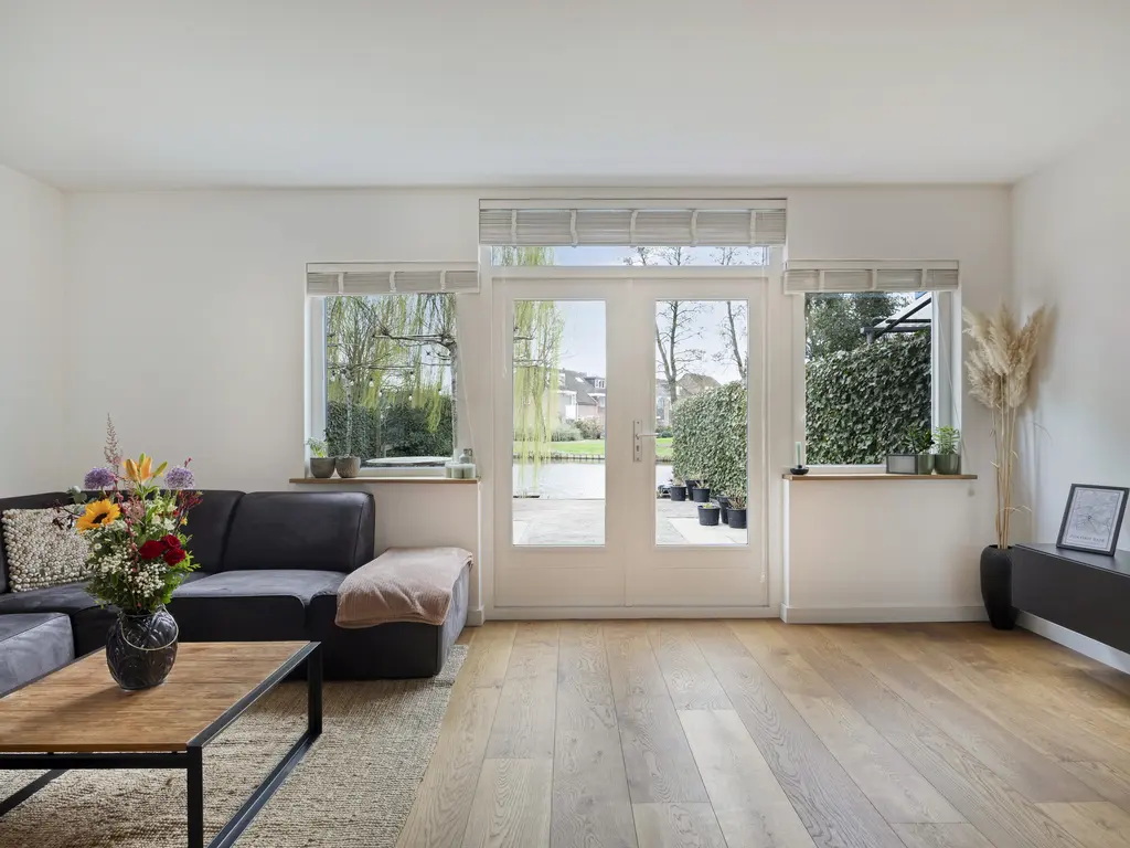 Karmozijnbes 18, ROTTERDAM