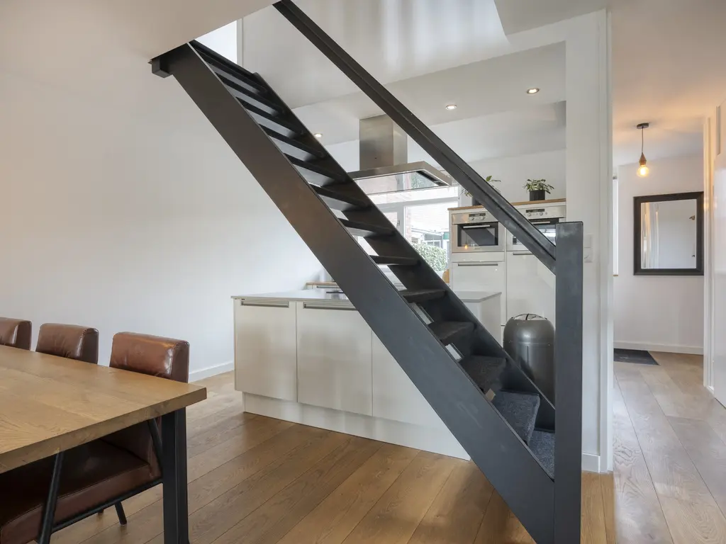 Karmozijnbes 18, ROTTERDAM