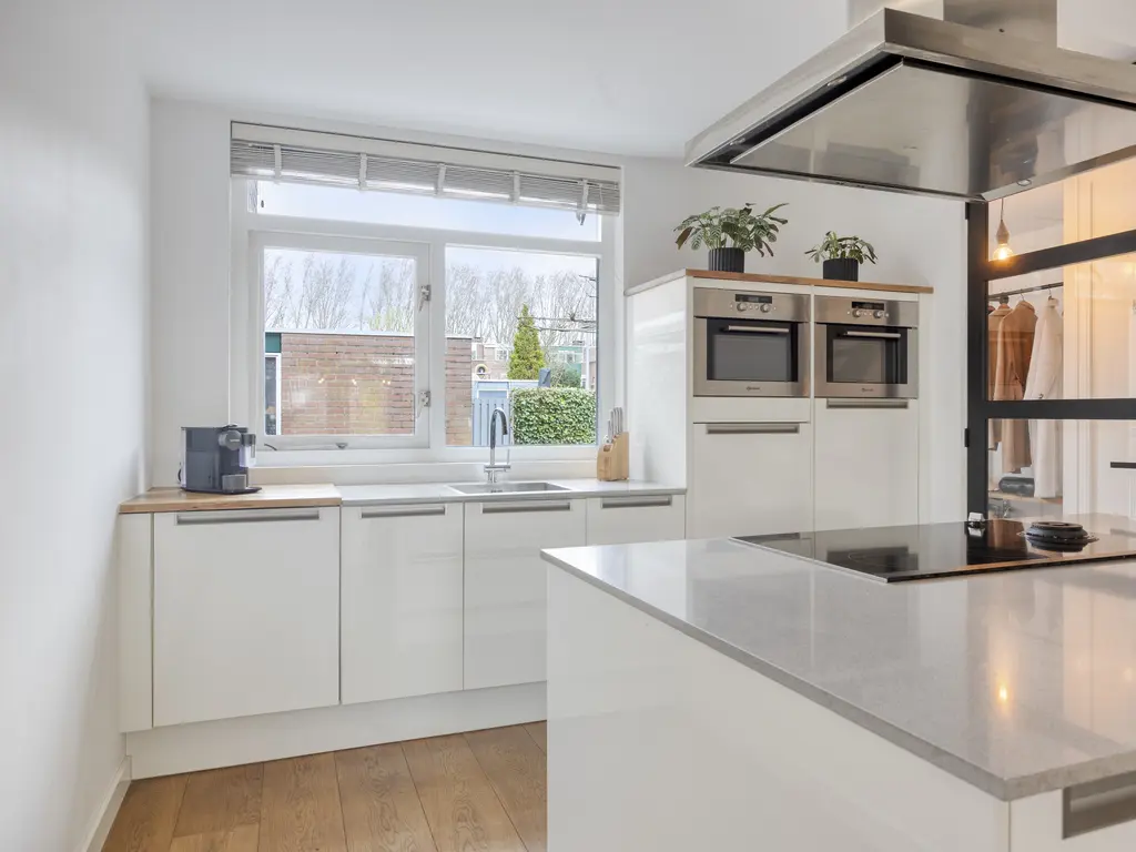 Karmozijnbes 18, ROTTERDAM