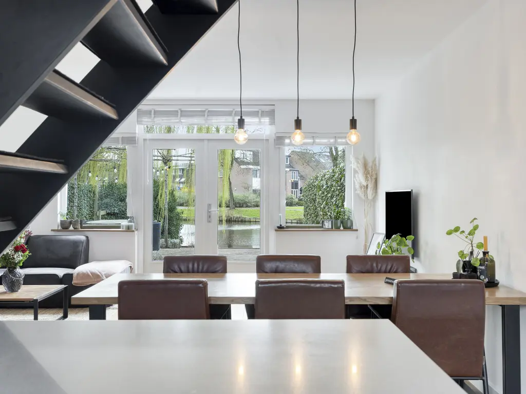 Karmozijnbes 18, ROTTERDAM