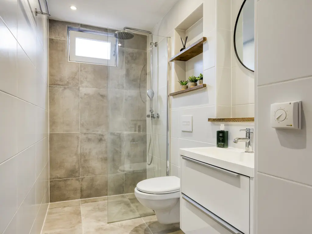 Karmozijnbes 18, ROTTERDAM