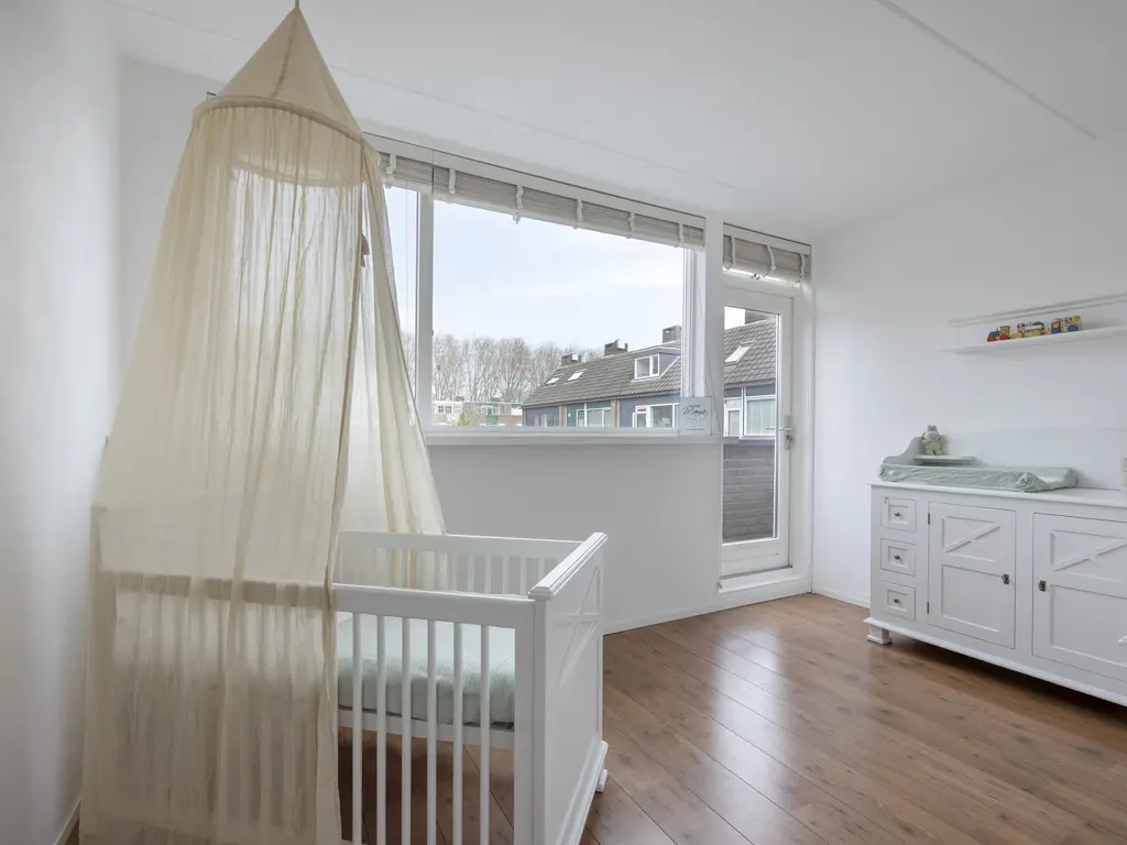 Karmozijnbes 18, ROTTERDAM