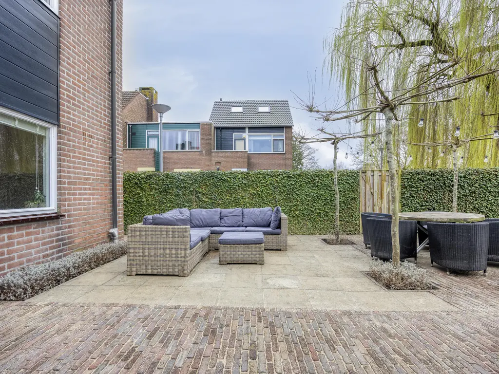 Karmozijnbes 18, ROTTERDAM