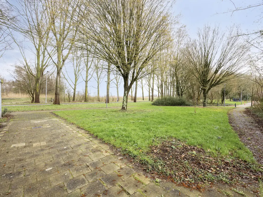 Karmozijnbes 18, ROTTERDAM