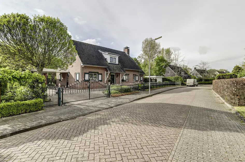 Albert van Dalsumlaan 18