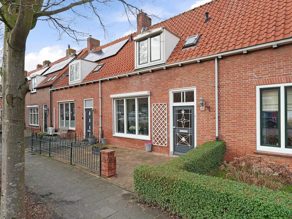 Middenhofsingel 10, OOST-SOUBURG