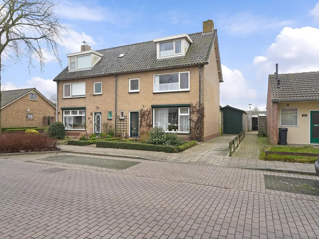 Burgemeester Geuzestraat 18, AAGTEKERKE