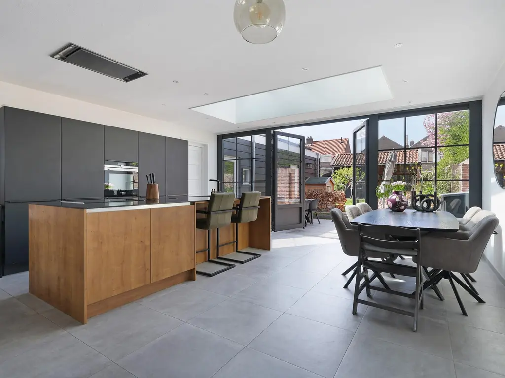 Willem-Alexanderstraat 12, OOST-SOUBURG