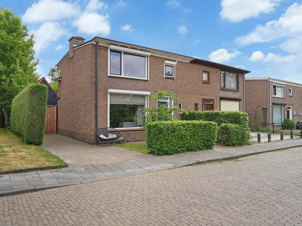 Bloemenstraat 7, OVEZANDE