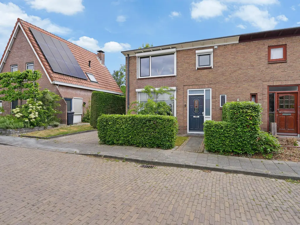 Bloemenstraat 7, OVEZANDE