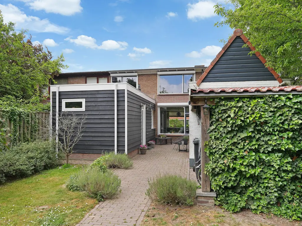 Bloemenstraat 7, OVEZANDE