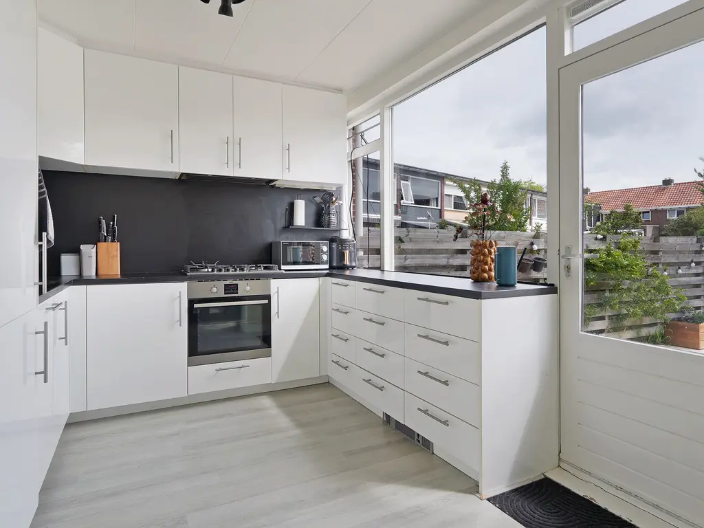 J.I. Sandersestraat 77, OOST-SOUBURG