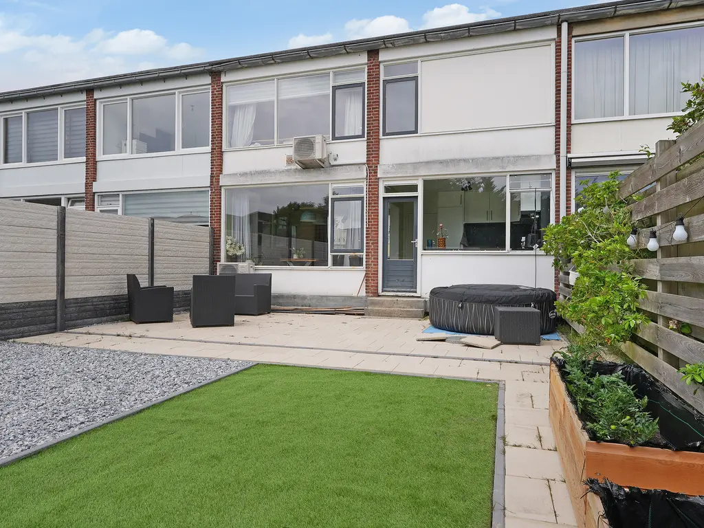 J.I. Sandersestraat 77, OOST-SOUBURG