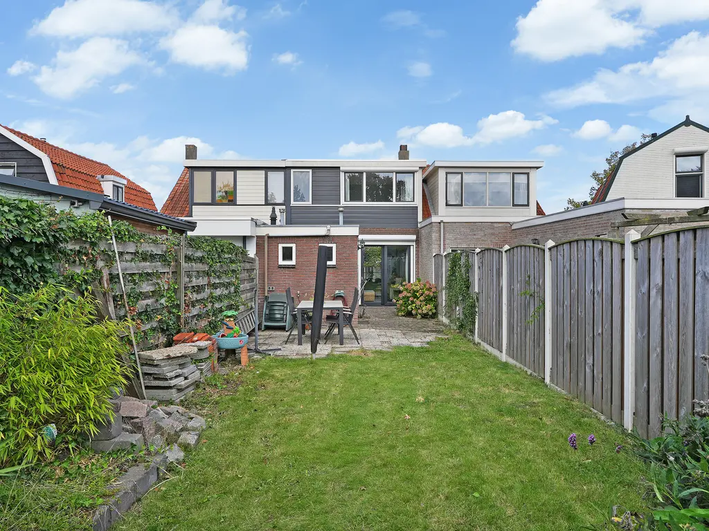 J.I. Sandersestraat 12, OOST-SOUBURG