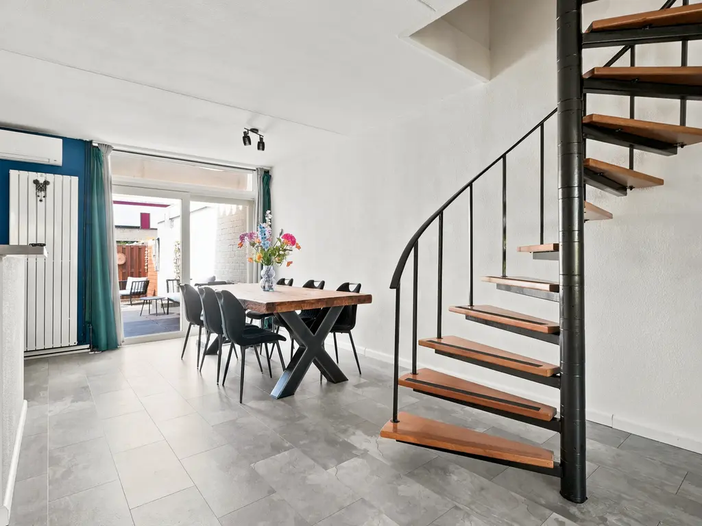 Hunzestraat 9, OOST-SOUBURG