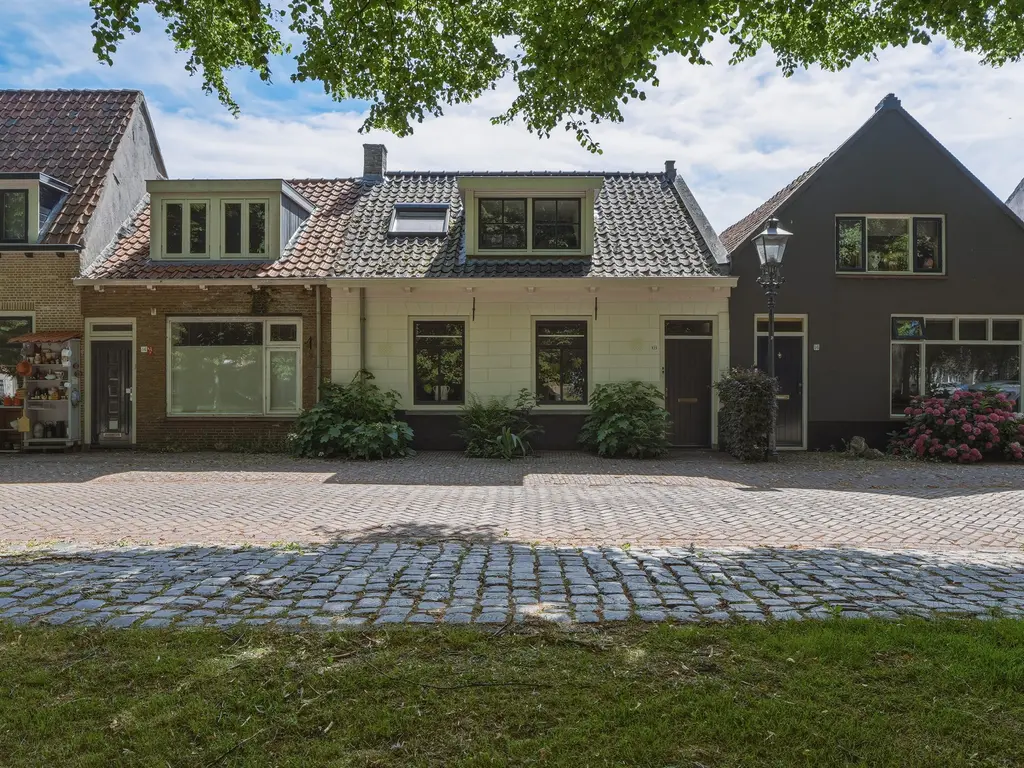 Dorpsplein 15, NISSE