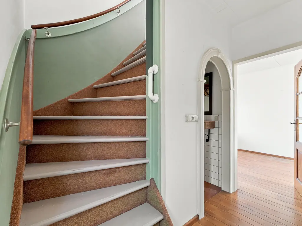Spreeuwenhof 9, DOMBURG