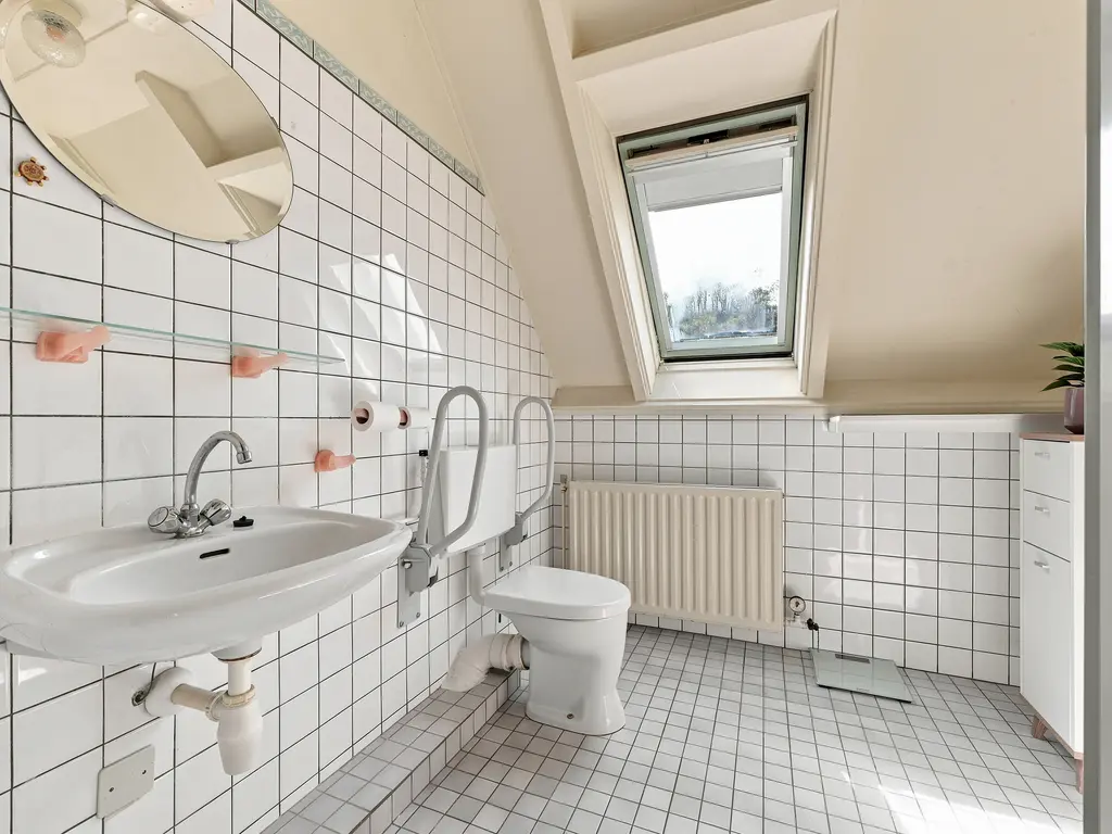 Spreeuwenhof 9, DOMBURG