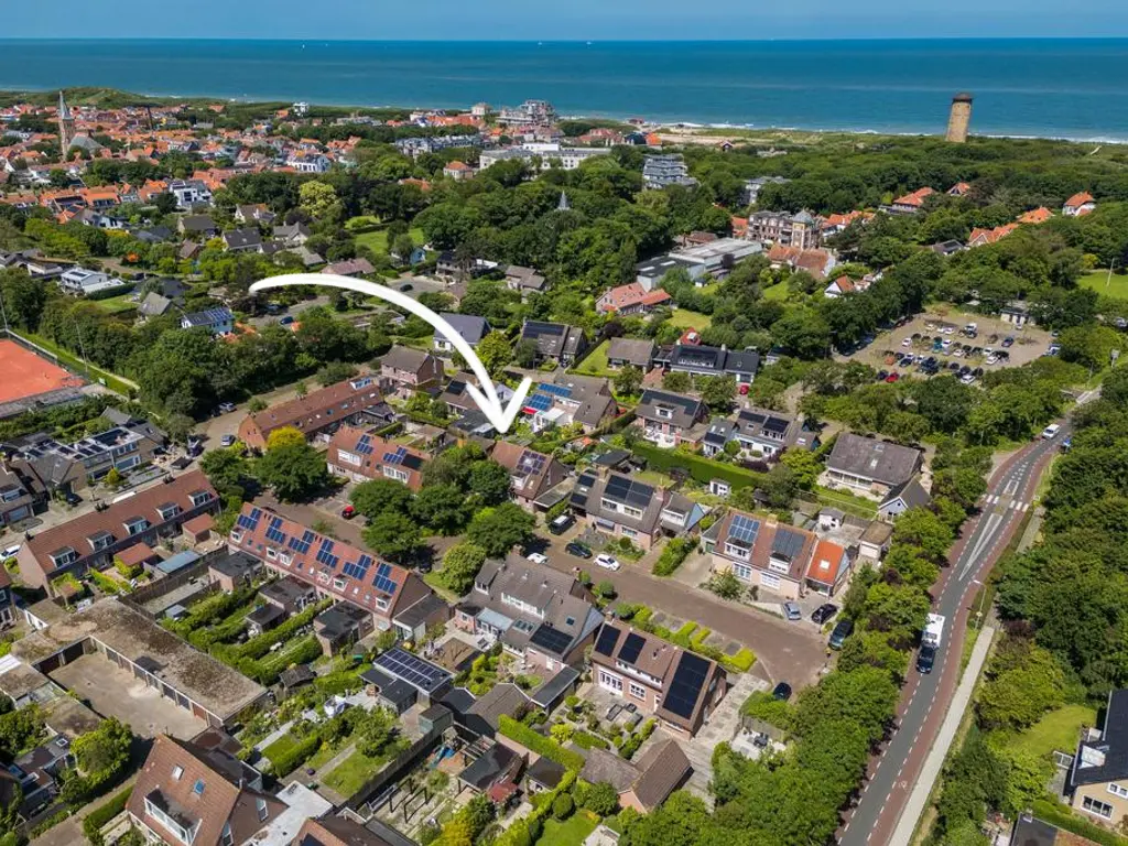 Spreeuwenhof 9, DOMBURG