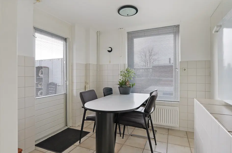 Kanaalstraat 23