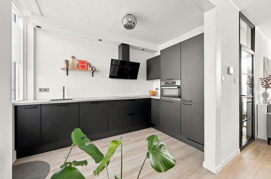 Tussenwoning te koop: Maximiliaan de Hennijnstraat 5, Serooskerke