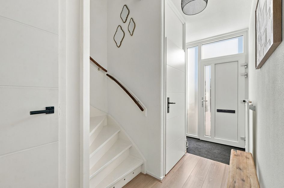 Tussenwoning te koop: Maximiliaan de Hennijnstraat 5, Serooskerke