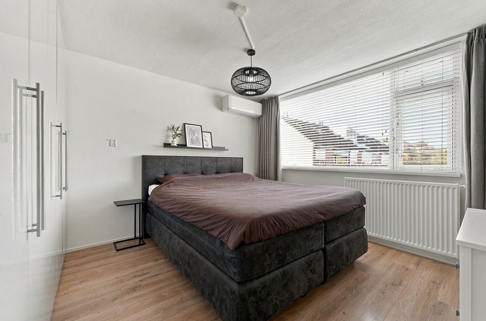 Tussenwoning te koop: Maximiliaan de Hennijnstraat 5, Serooskerke