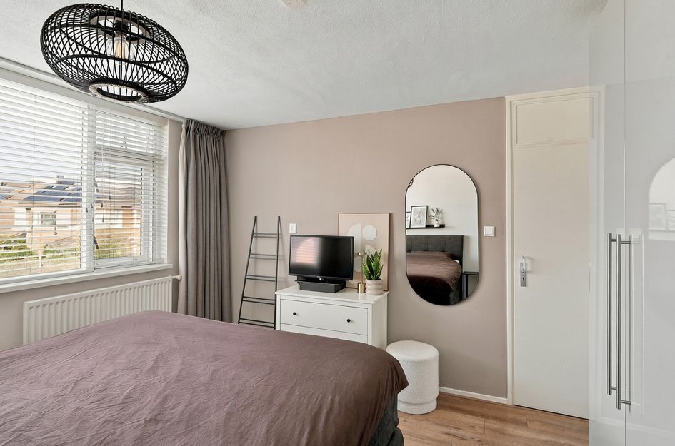 Tussenwoning te koop: Maximiliaan de Hennijnstraat 5, Serooskerke