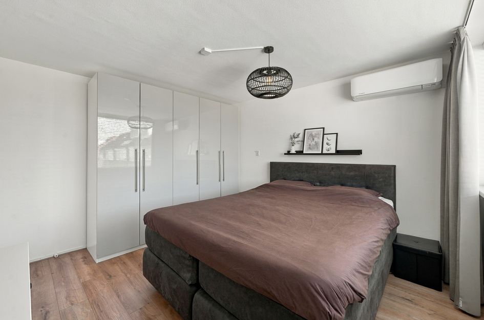 Tussenwoning te koop: Maximiliaan de Hennijnstraat 5, Serooskerke