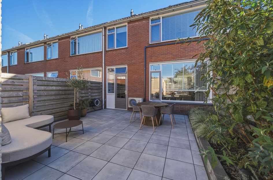 Tussenwoning te koop: Maximiliaan de Hennijnstraat 5, Serooskerke