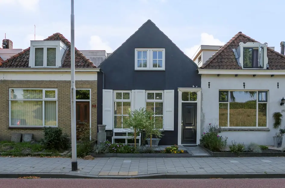 Spoorstraat 30