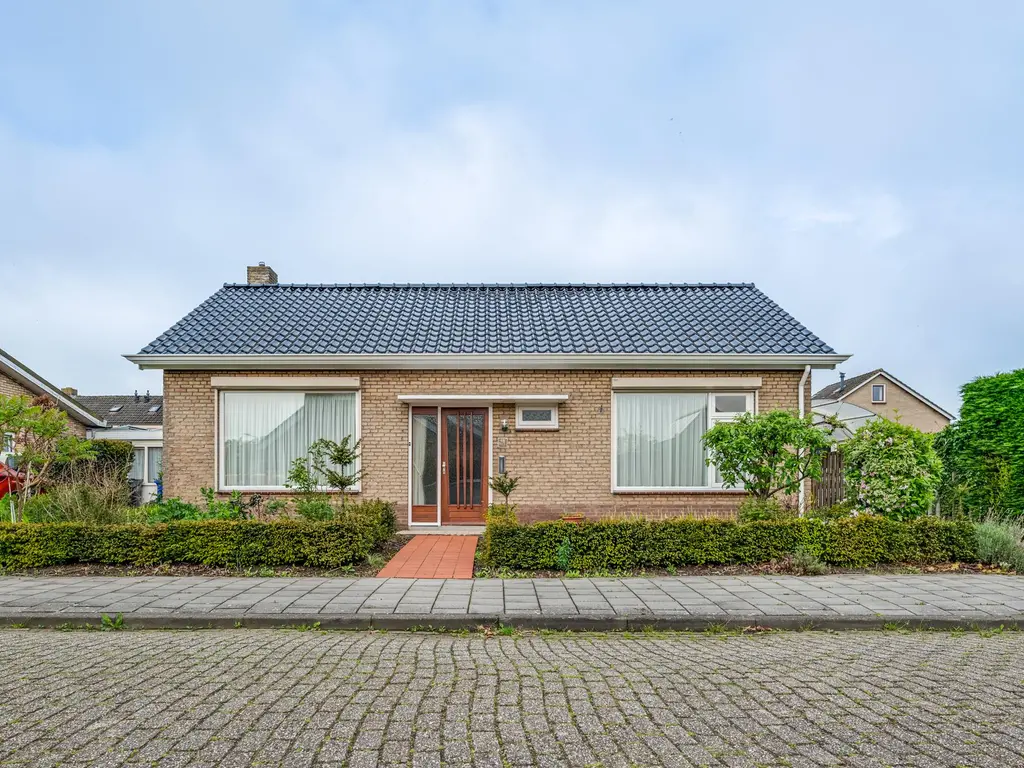 Ridder Robertstraat 15, ZAAMSLAG