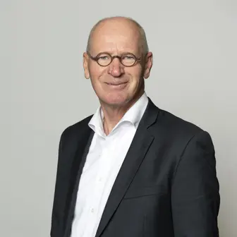 Dhr. P. van den Bosch MBA
