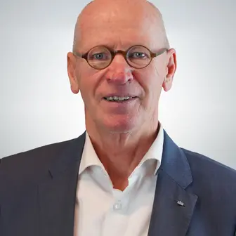 Dhr. P. van den Bosch MBA