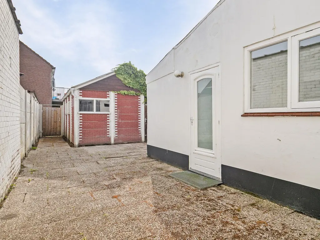 Grenulaan 33, TERNEUZEN